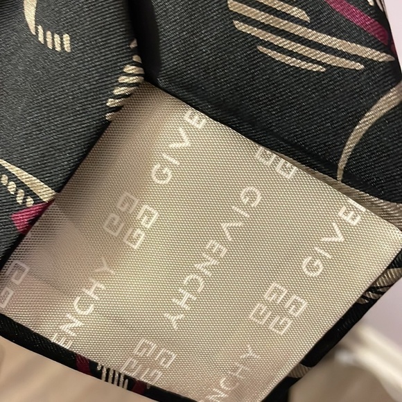 Givenchy Monsieur Abstract Swirl Geometric Design Italian Silk Tie Made in USA - Picture 4 of 14